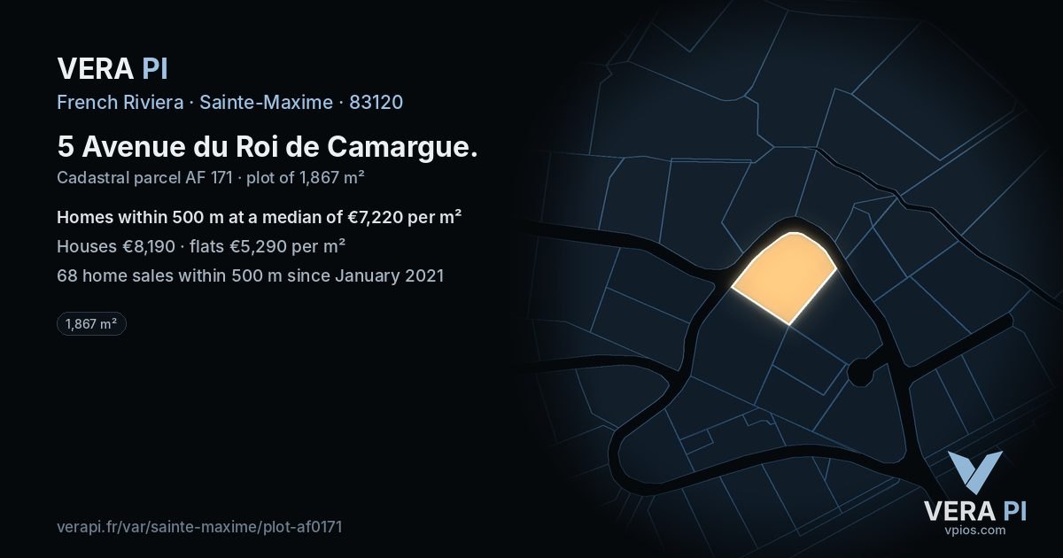 5 Avenue du Roi de Camargue, Sainte-Maxime at night – the plot lit, the parcels around coloured by the prices near them
