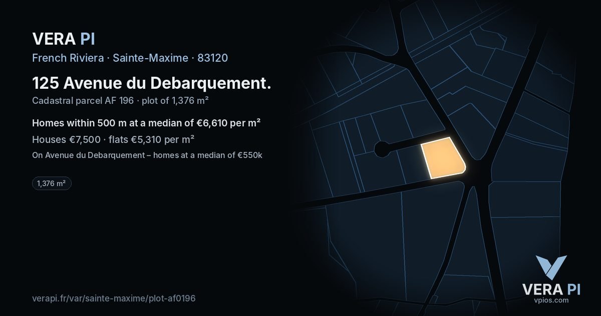 125 Avenue du Debarquement, Sainte-Maxime at night – the plot lit, the parcels around coloured by the prices near them
