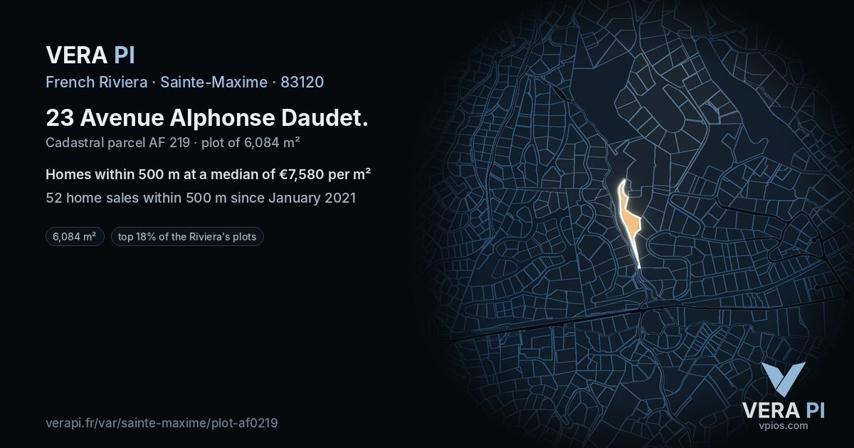 23 Avenue Alphonse Daudet, Sainte-Maxime at night – the plot lit, the parcels around coloured by the prices near them