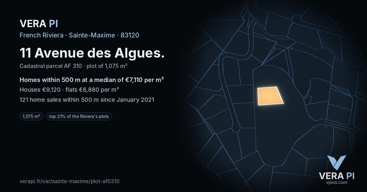 11 Avenue des Algues, Sainte-Maxime at night – the plot lit, the parcels around coloured by the prices near them