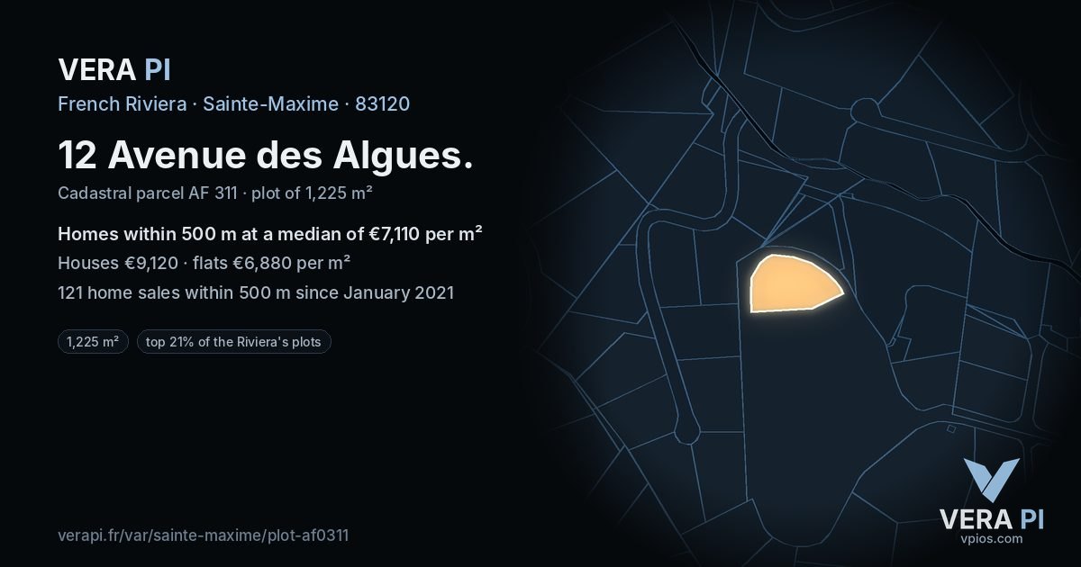 12 Avenue des Algues, Sainte-Maxime at night – the plot lit, the parcels around coloured by the prices near them