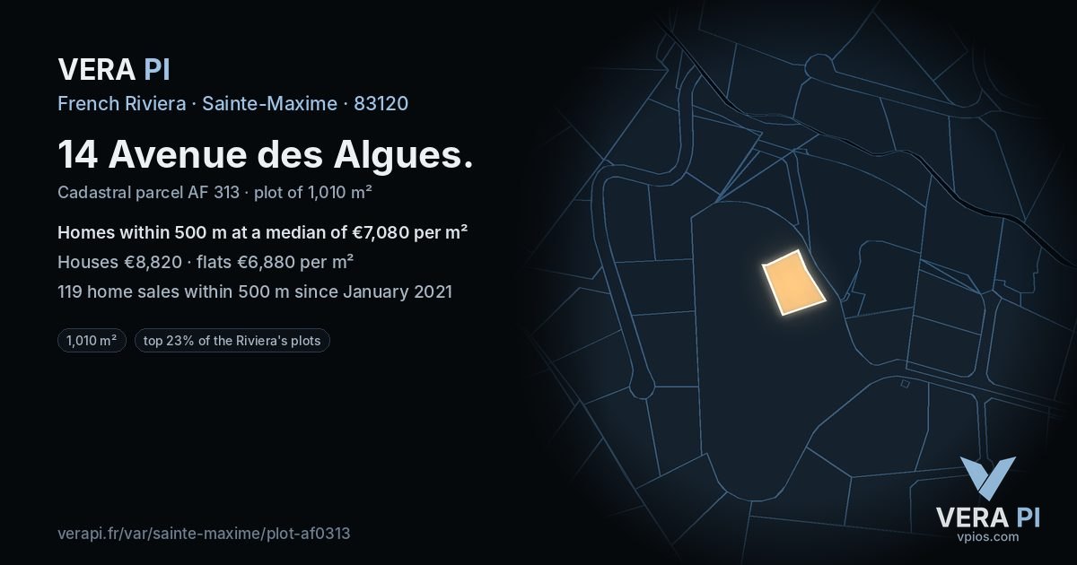 14 Avenue des Algues, Sainte-Maxime at night – the plot lit, the parcels around coloured by the prices near them