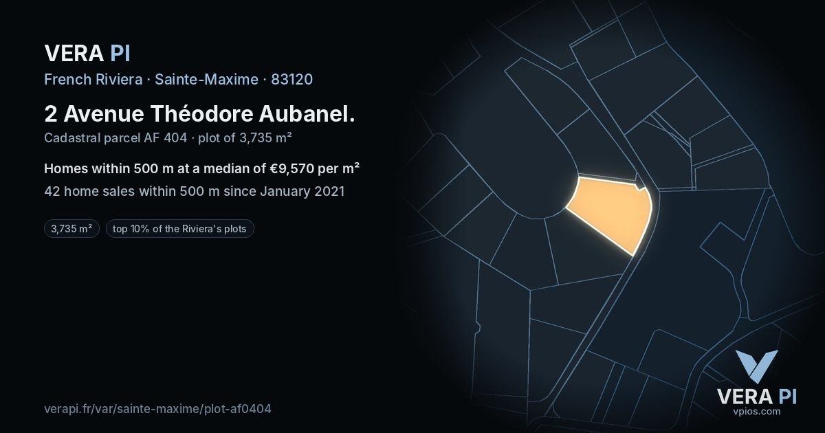 2 Avenue Théodore Aubanel, Sainte-Maxime at night – the plot lit, the parcels around coloured by the prices near them