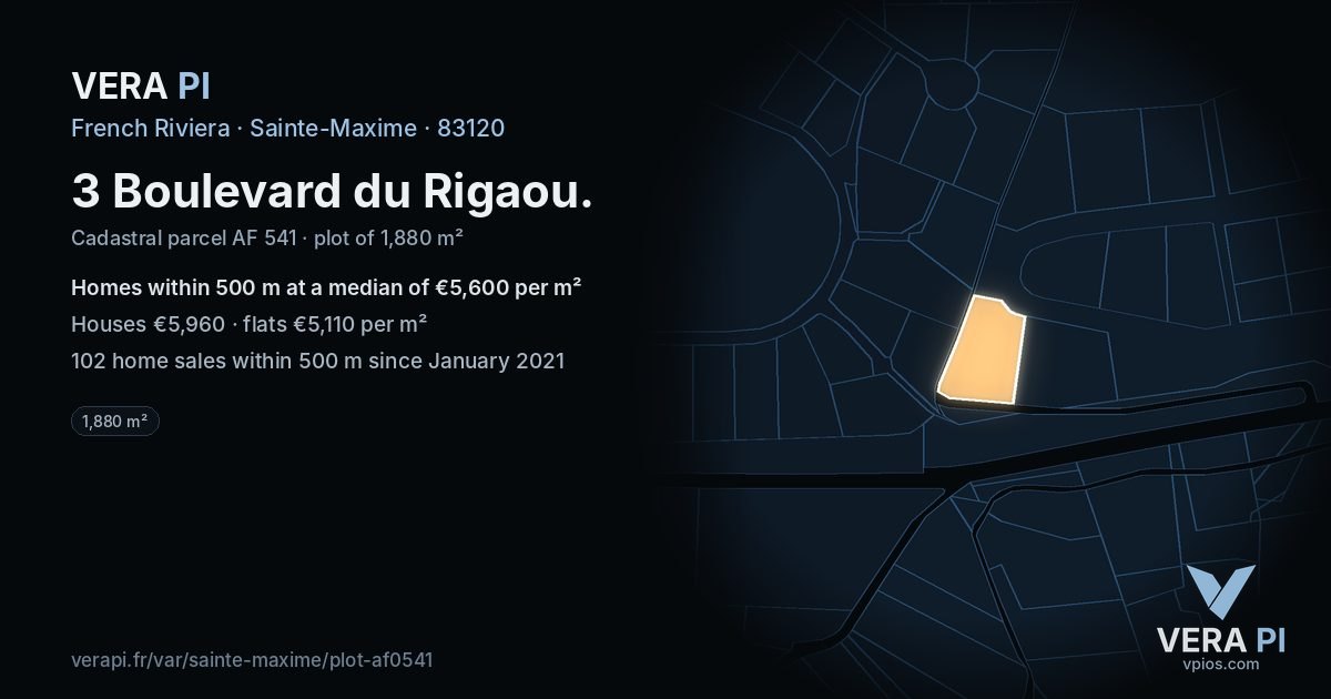 3 Boulevard du Rigaou, Sainte-Maxime at night – the plot lit, the parcels around coloured by the prices near them