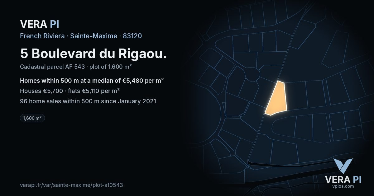 5 Boulevard du Rigaou, Sainte-Maxime at night – the plot lit, the parcels around coloured by the prices near them