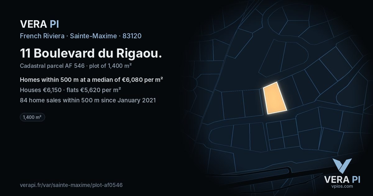 11 Boulevard du Rigaou, Sainte-Maxime at night – the plot lit, the parcels around coloured by the prices near them
