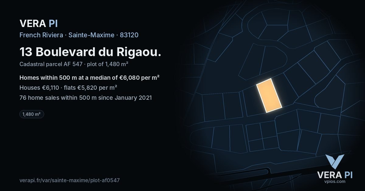 13 Boulevard du Rigaou, Sainte-Maxime at night – the plot lit, the parcels around coloured by the prices near them