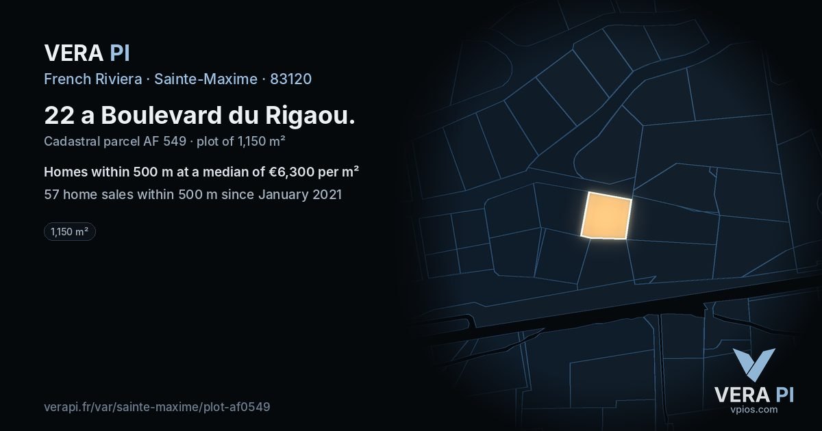 22 a Boulevard du Rigaou, Sainte-Maxime at night – the plot lit, the parcels around coloured by the prices near them