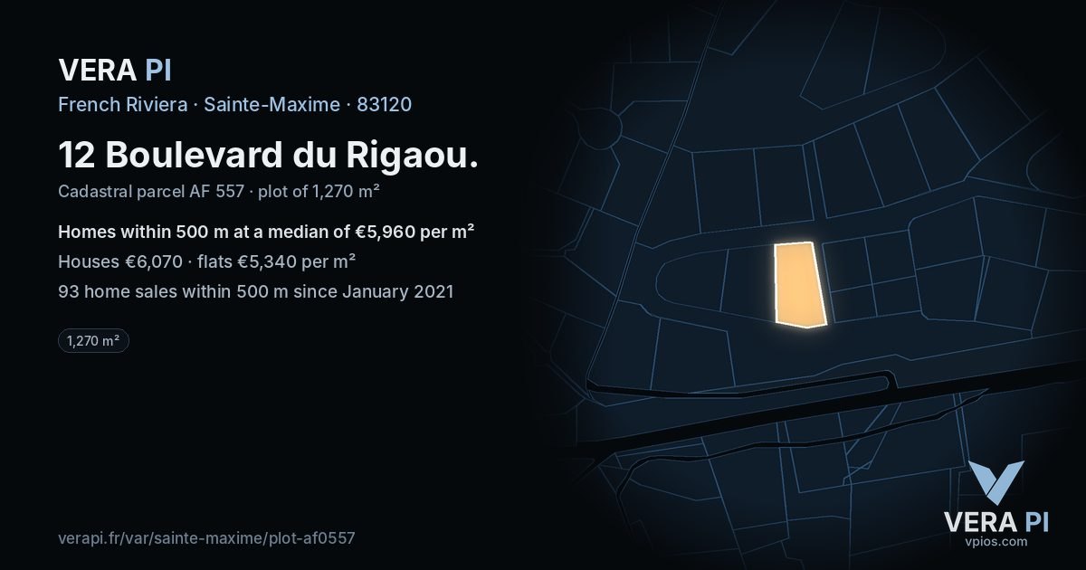 12 Boulevard du Rigaou, Sainte-Maxime at night – the plot lit, the parcels around coloured by the prices near them