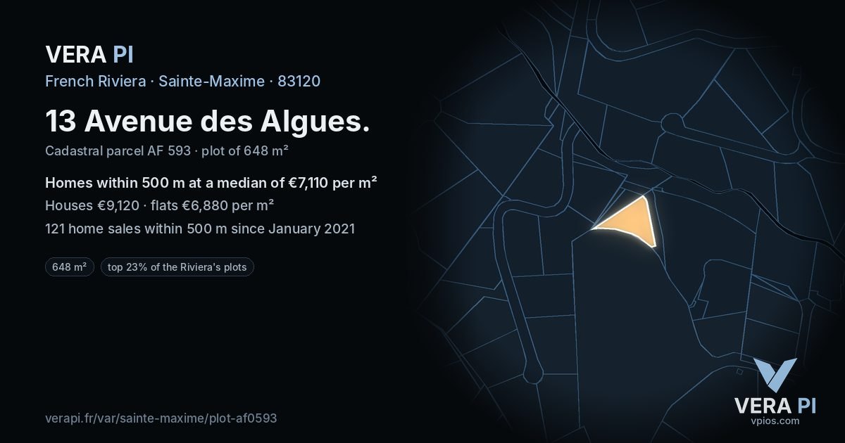 13 Avenue des Algues, Sainte-Maxime at night – the plot lit, the parcels around coloured by the prices near them