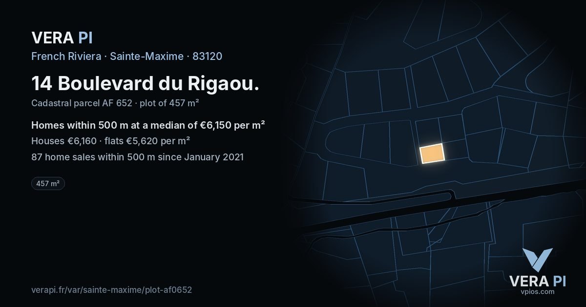 14 Boulevard du Rigaou, Sainte-Maxime at night – the plot lit, the parcels around coloured by the prices near them
