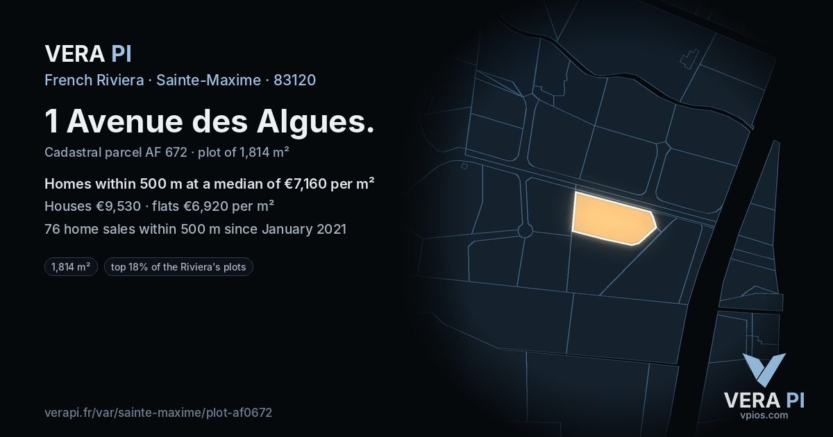 1 Avenue des Algues, Sainte-Maxime at night – the plot lit, the parcels around coloured by the prices near them