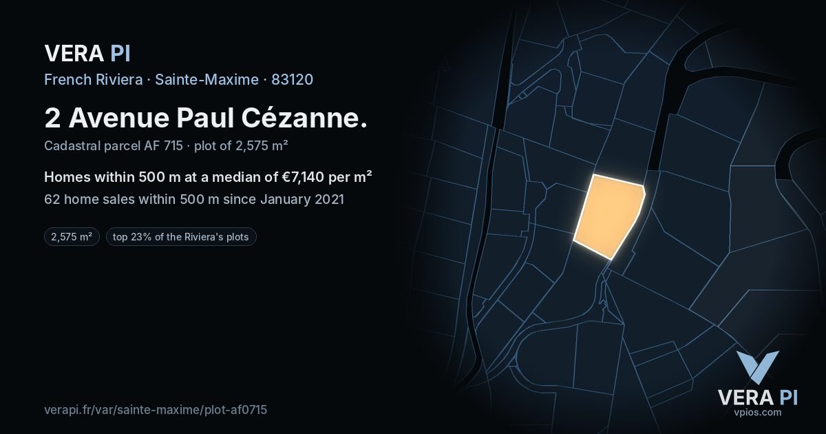 2 Avenue Paul Cézanne, Sainte-Maxime at night – the plot lit, the parcels around coloured by the prices near them