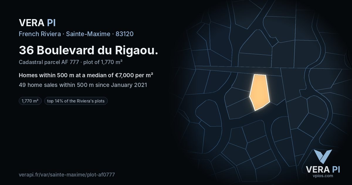 36 Boulevard du Rigaou, Sainte-Maxime at night – the plot lit, the parcels around coloured by the prices near them