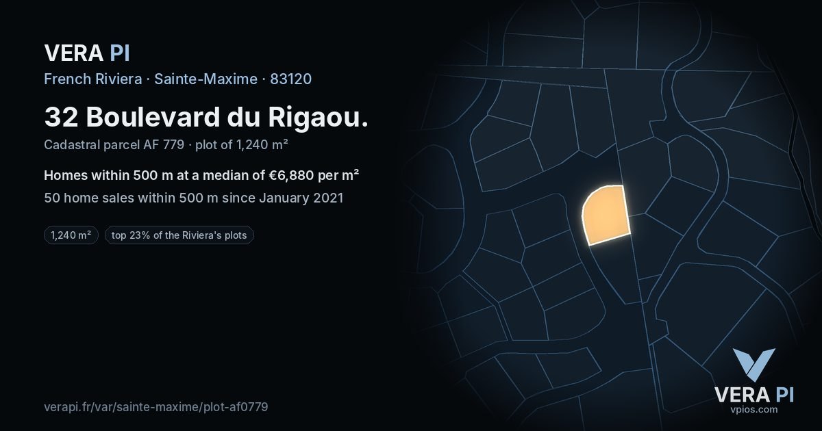 32 Boulevard du Rigaou, Sainte-Maxime at night – the plot lit, the parcels around coloured by the prices near them