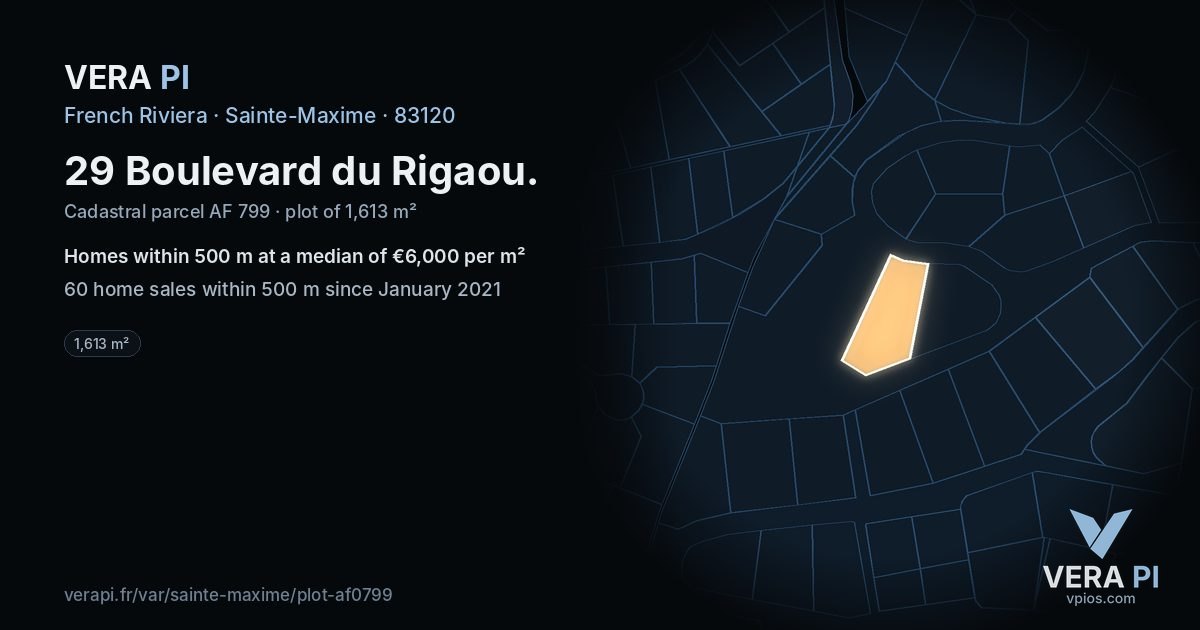 29 Boulevard du Rigaou, Sainte-Maxime at night – the plot lit, the parcels around coloured by the prices near them