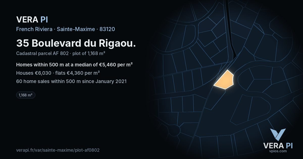 35 Boulevard du Rigaou, Sainte-Maxime at night – the plot lit, the parcels around coloured by the prices near them