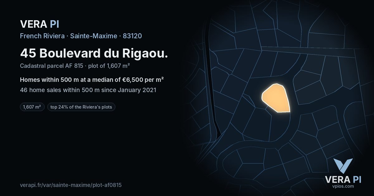 45 Boulevard du Rigaou, Sainte-Maxime at night – the plot lit, the parcels around coloured by the prices near them