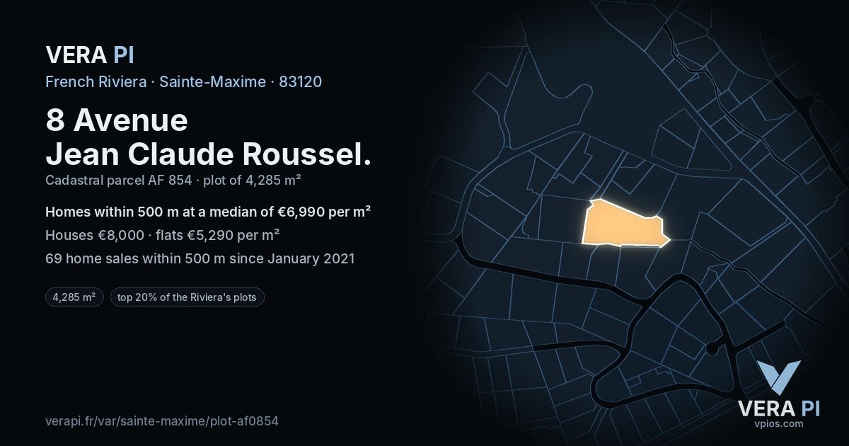8 Avenue Jean Claude Roussel, Sainte-Maxime at night – the plot lit, the parcels around coloured by the prices near them