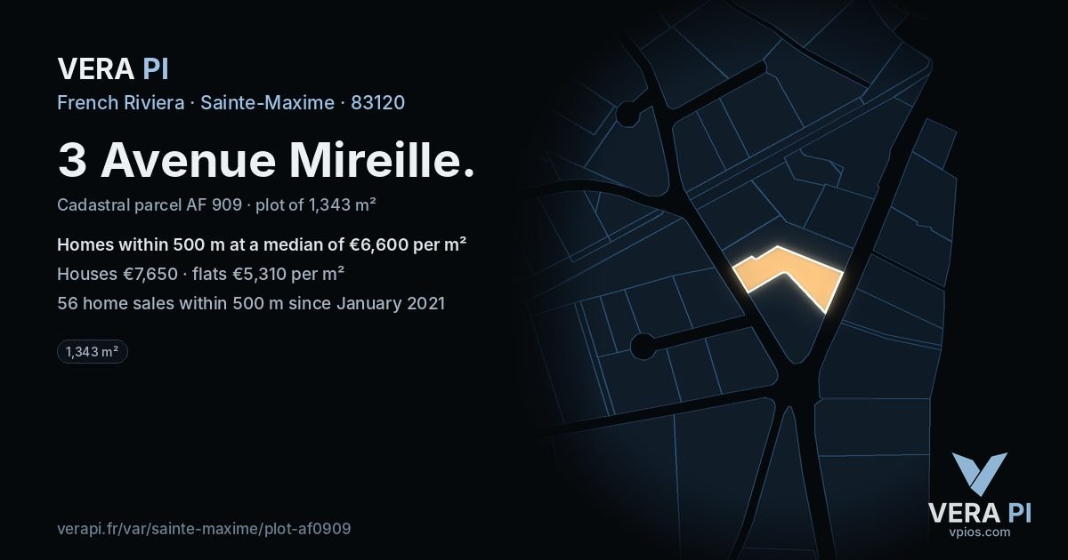 3 Avenue Mireille, Sainte-Maxime at night – the plot lit, the parcels around coloured by the prices near them