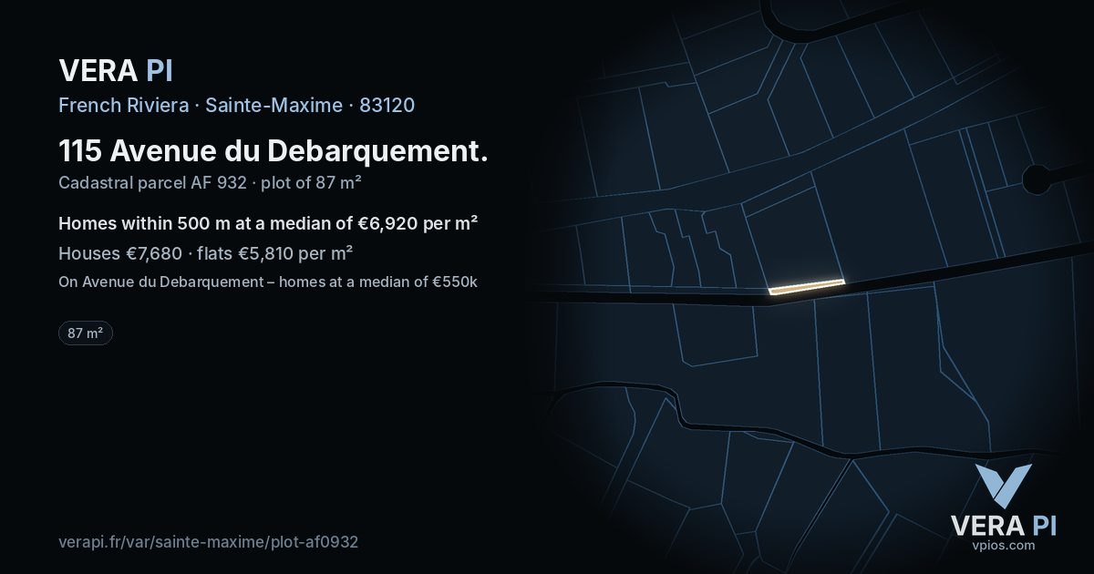 115 Avenue du Debarquement, Sainte-Maxime at night – the plot lit, the parcels around coloured by the prices near them