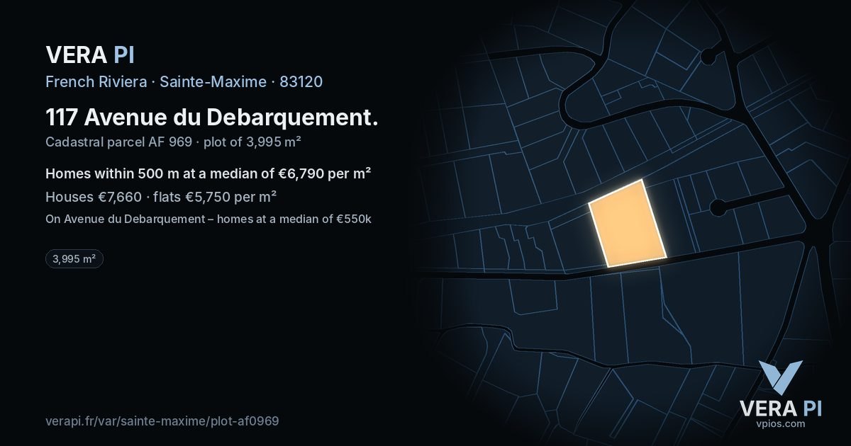 117 Avenue du Debarquement, Sainte-Maxime at night – the plot lit, the parcels around coloured by the prices near them