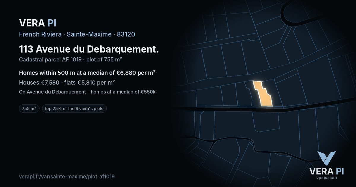 113 Avenue du Debarquement, Sainte-Maxime at night – the plot lit, the parcels around coloured by the prices near them