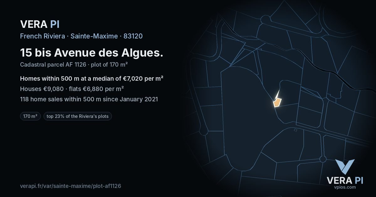 15 bis Avenue des Algues, Sainte-Maxime at night – the plot lit, the parcels around coloured by the prices near them