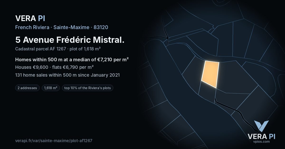 5 Avenue Frédéric Mistral, Sainte-Maxime at night – the plot lit, the parcels around coloured by the prices near them
