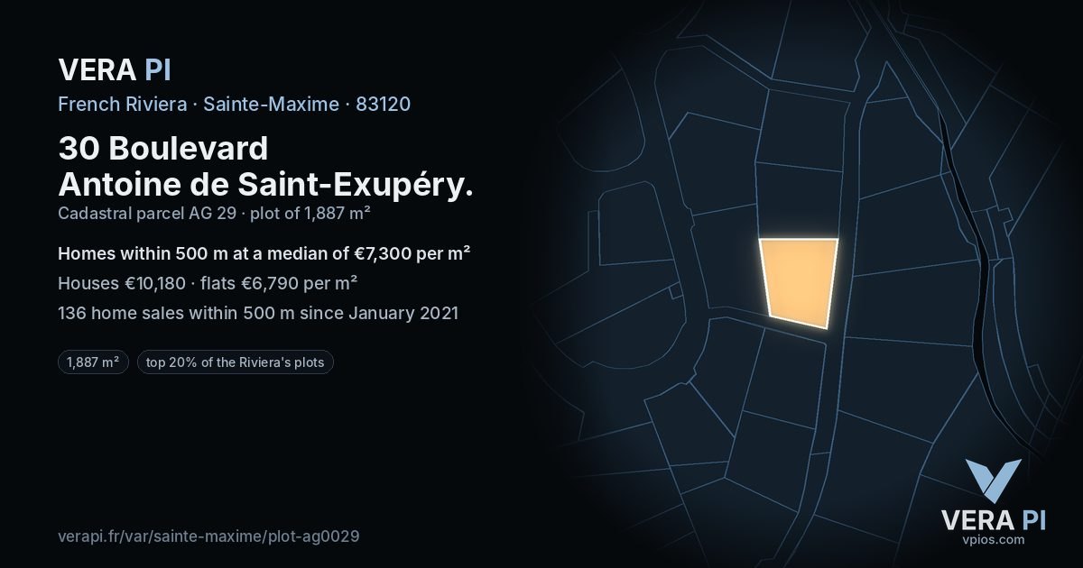 30 Boulevard Antoine de Saint-Exupéry, Sainte-Maxime at night – the plot lit, the parcels around coloured by the prices near them