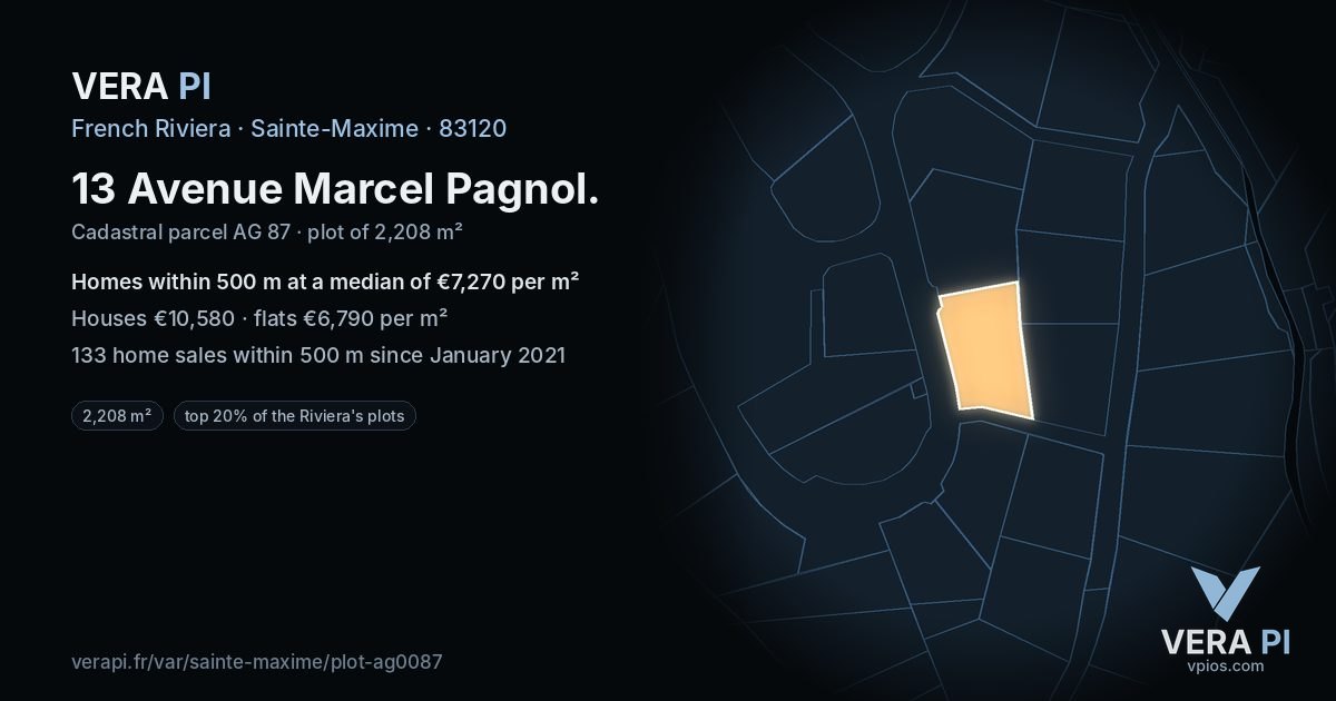 13 Avenue Marcel Pagnol, Sainte-Maxime at night – the plot lit, the parcels around coloured by the prices near them