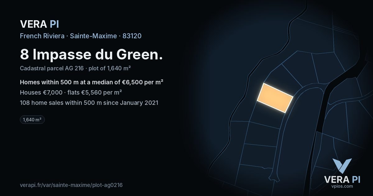 8 Impasse du Green, Sainte-Maxime at night – the plot lit, the parcels around coloured by the prices near them