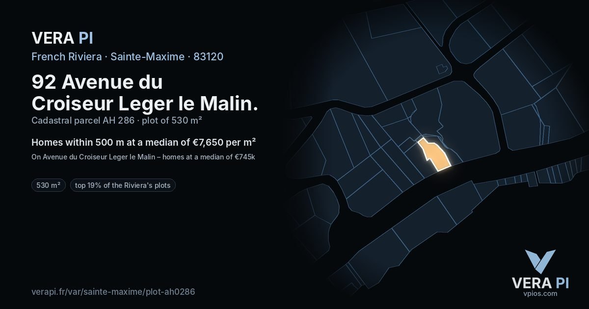 92 Avenue du Croiseur Leger le Malin, Sainte-Maxime at night – the plot lit, the parcels around coloured by the prices near them