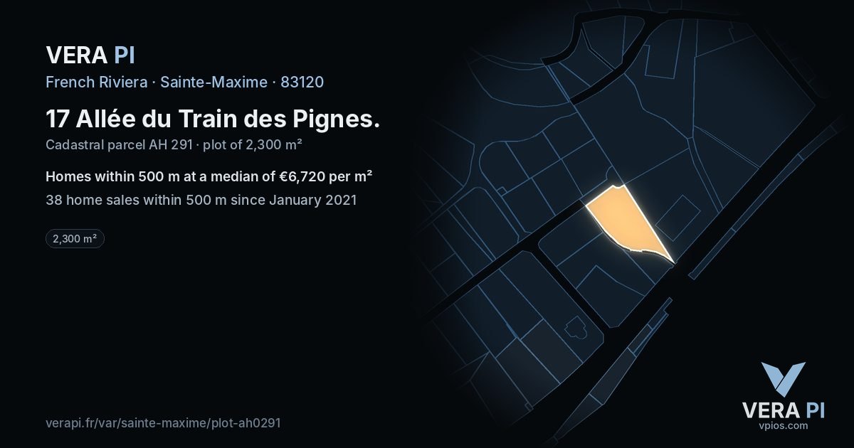 17 Allée du Train des Pignes, Sainte-Maxime at night – the plot lit, the parcels around coloured by the prices near them
