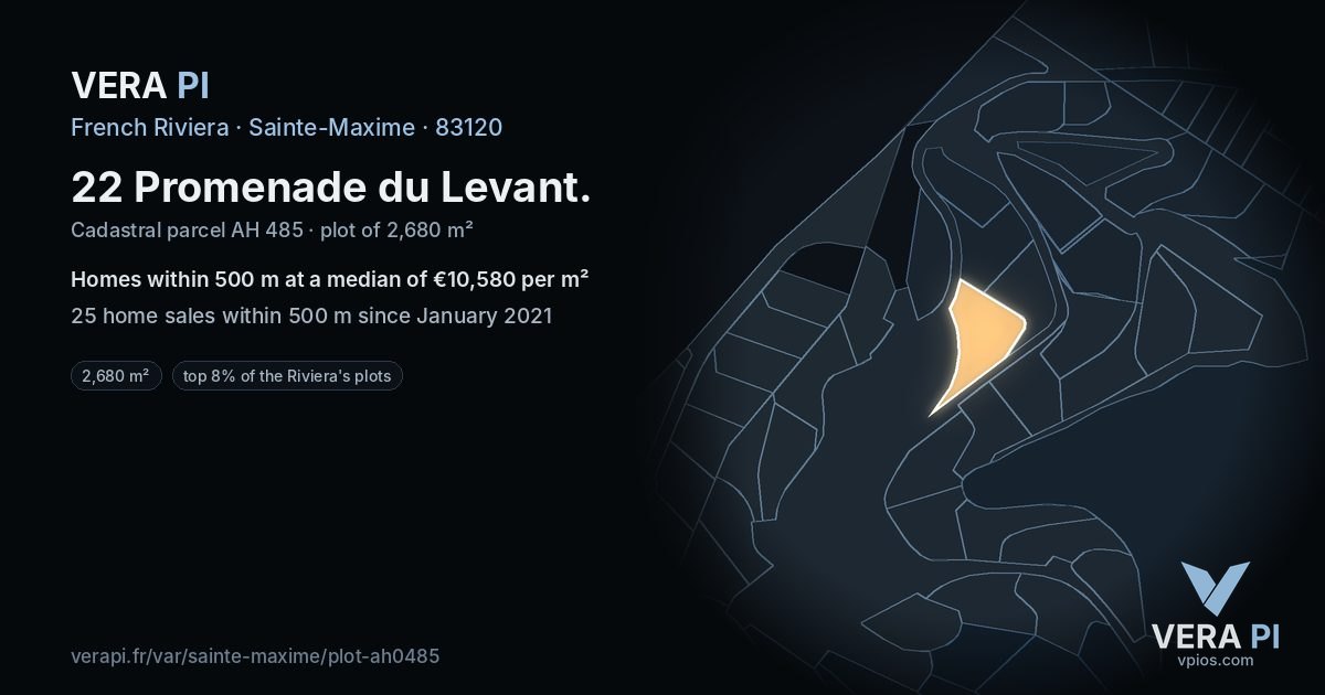 22 Promenade du Levant, Sainte-Maxime at night – the plot lit, the parcels around coloured by the prices near them