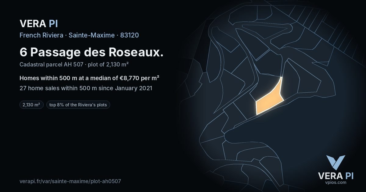6 Passage des Roseaux, Sainte-Maxime at night – the plot lit, the parcels around coloured by the prices near them