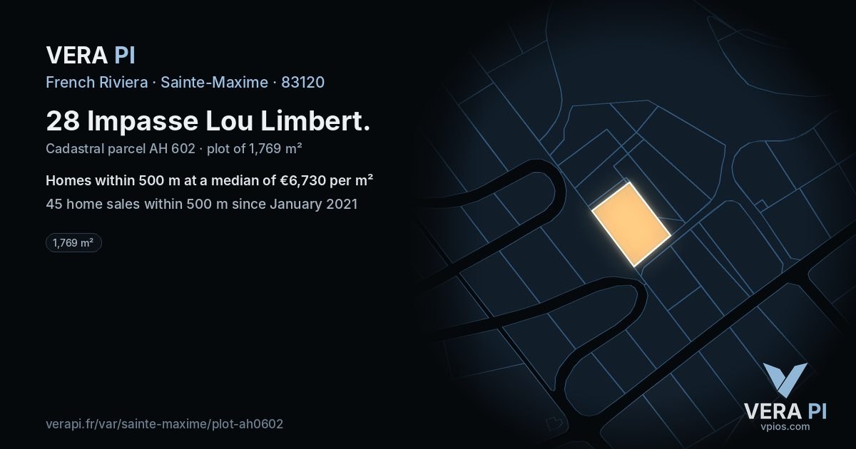 28 Impasse Lou Limbert, Sainte-Maxime at night – the plot lit, the parcels around coloured by the prices near them