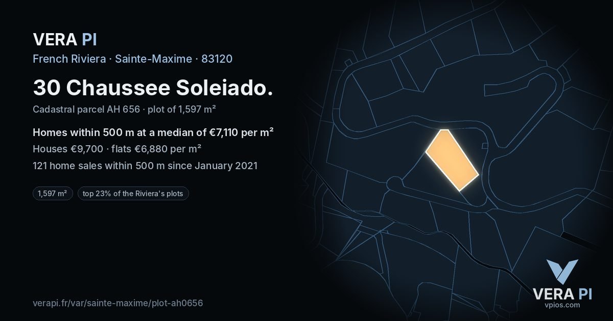 30 Chaussee Soleiado, Sainte-Maxime at night – the plot lit, the parcels around coloured by the prices near them