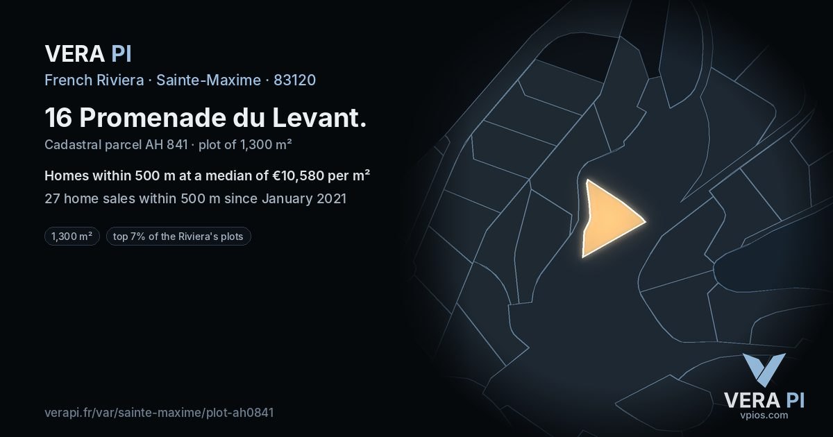 16 Promenade du Levant, Sainte-Maxime at night – the plot lit, the parcels around coloured by the prices near them