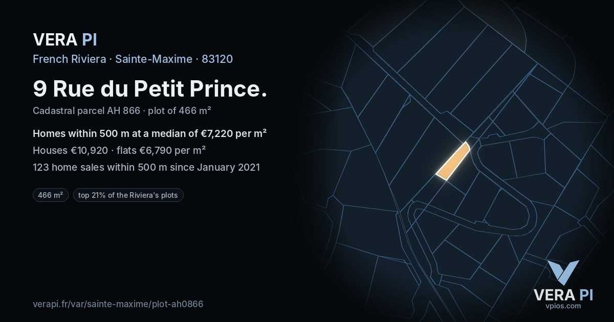 9 Rue du Petit Prince, Sainte-Maxime at night – the plot lit, the parcels around coloured by the prices near them