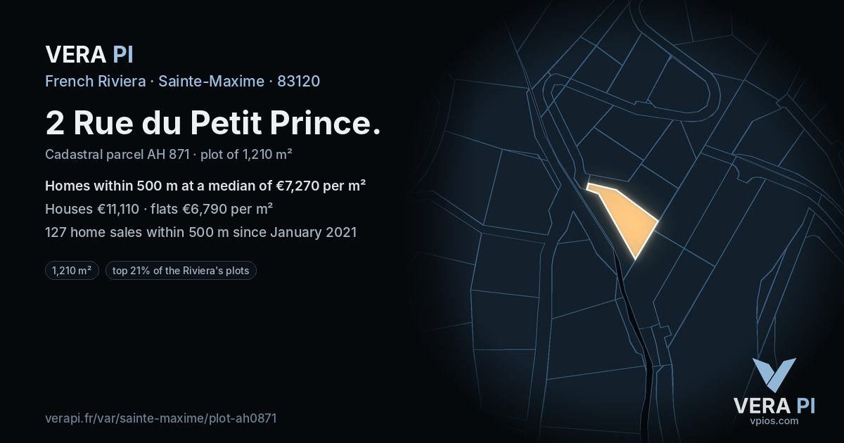 2 Rue du Petit Prince, Sainte-Maxime at night – the plot lit, the parcels around coloured by the prices near them