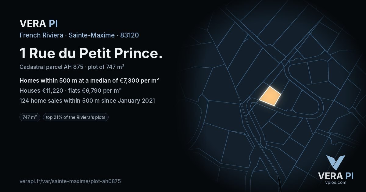 1 Rue du Petit Prince, Sainte-Maxime at night – the plot lit, the parcels around coloured by the prices near them