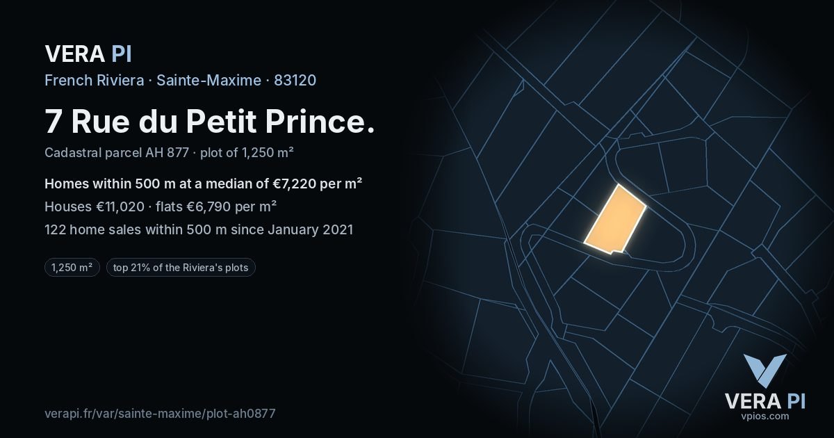 7 Rue du Petit Prince, Sainte-Maxime at night – the plot lit, the parcels around coloured by the prices near them