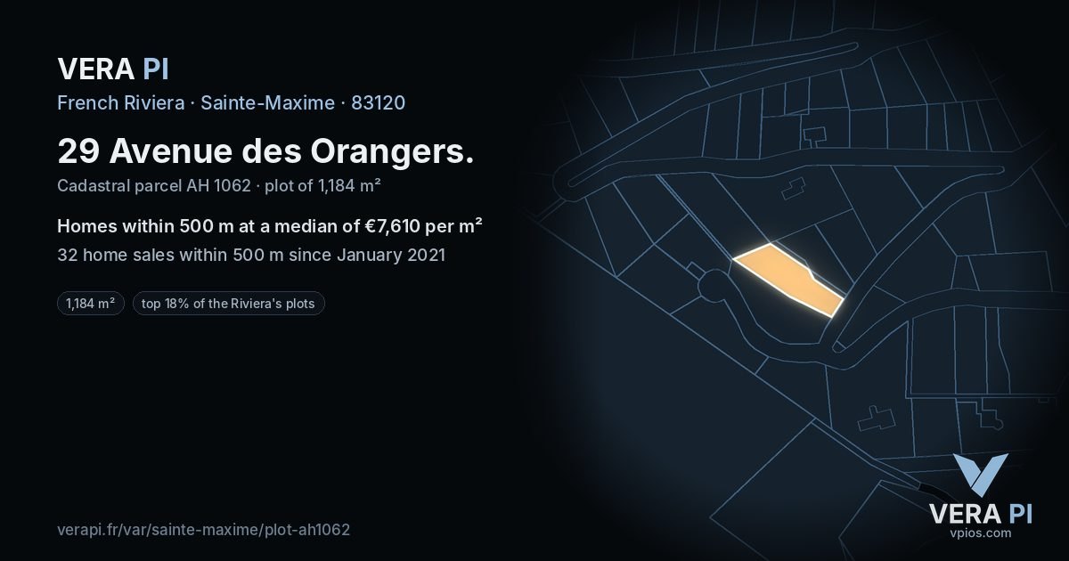 29 Avenue des Orangers, Sainte-Maxime at night – the plot lit, the parcels around coloured by the prices near them
