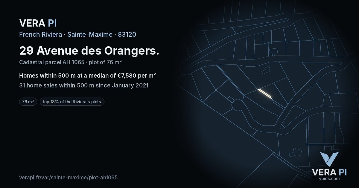 29 Avenue des Orangers, Sainte-Maxime at night – the plot lit, the parcels around coloured by the prices near them