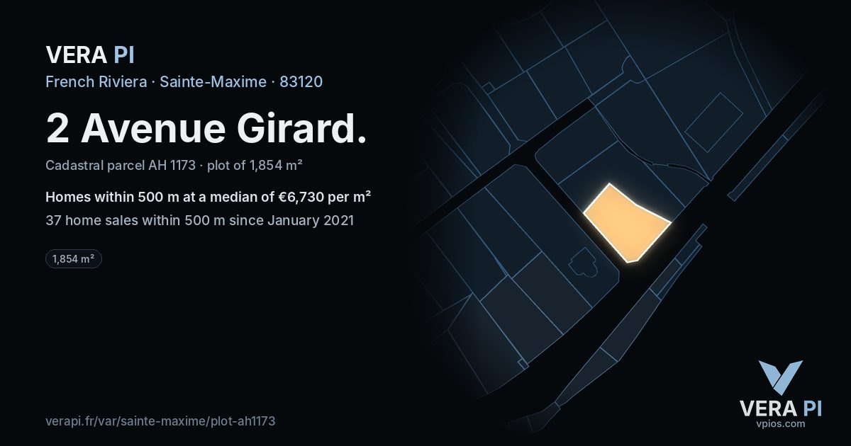2 Avenue Girard, Sainte-Maxime at night – the plot lit, the parcels around coloured by the prices near them