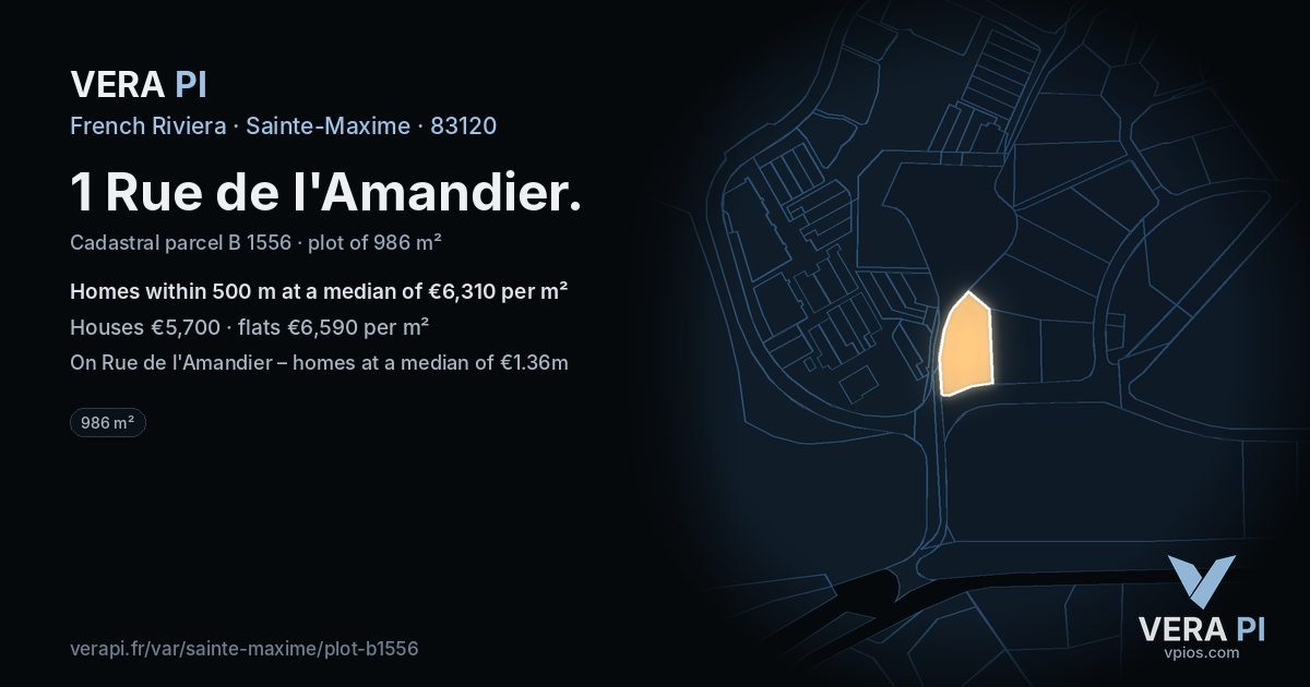 1 Rue de l'Amandier, Sainte-Maxime at night – the plot lit, the parcels around coloured by the prices near them