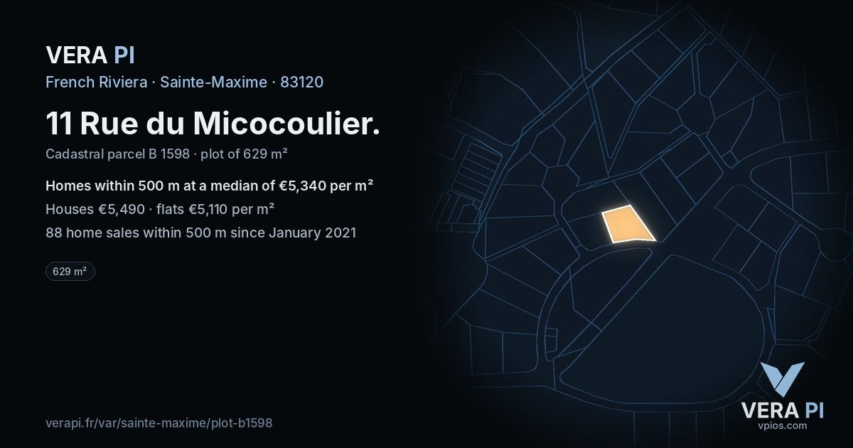 11 Rue du Micocoulier, Sainte-Maxime at night – the plot lit, the parcels around coloured by the prices near them