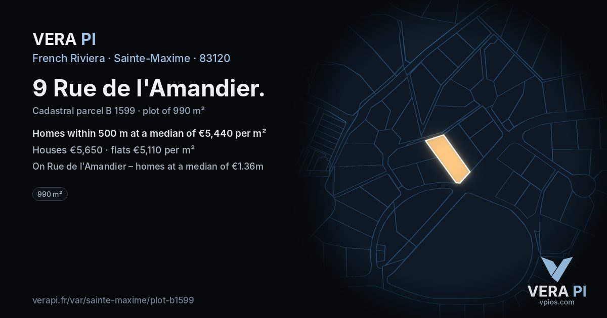9 Rue de l'Amandier, Sainte-Maxime at night – the plot lit, the parcels around coloured by the prices near them