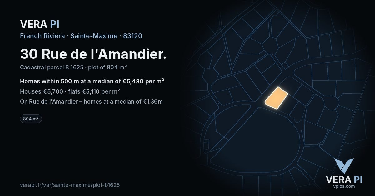 30 Rue de l'Amandier, Sainte-Maxime at night – the plot lit, the parcels around coloured by the prices near them